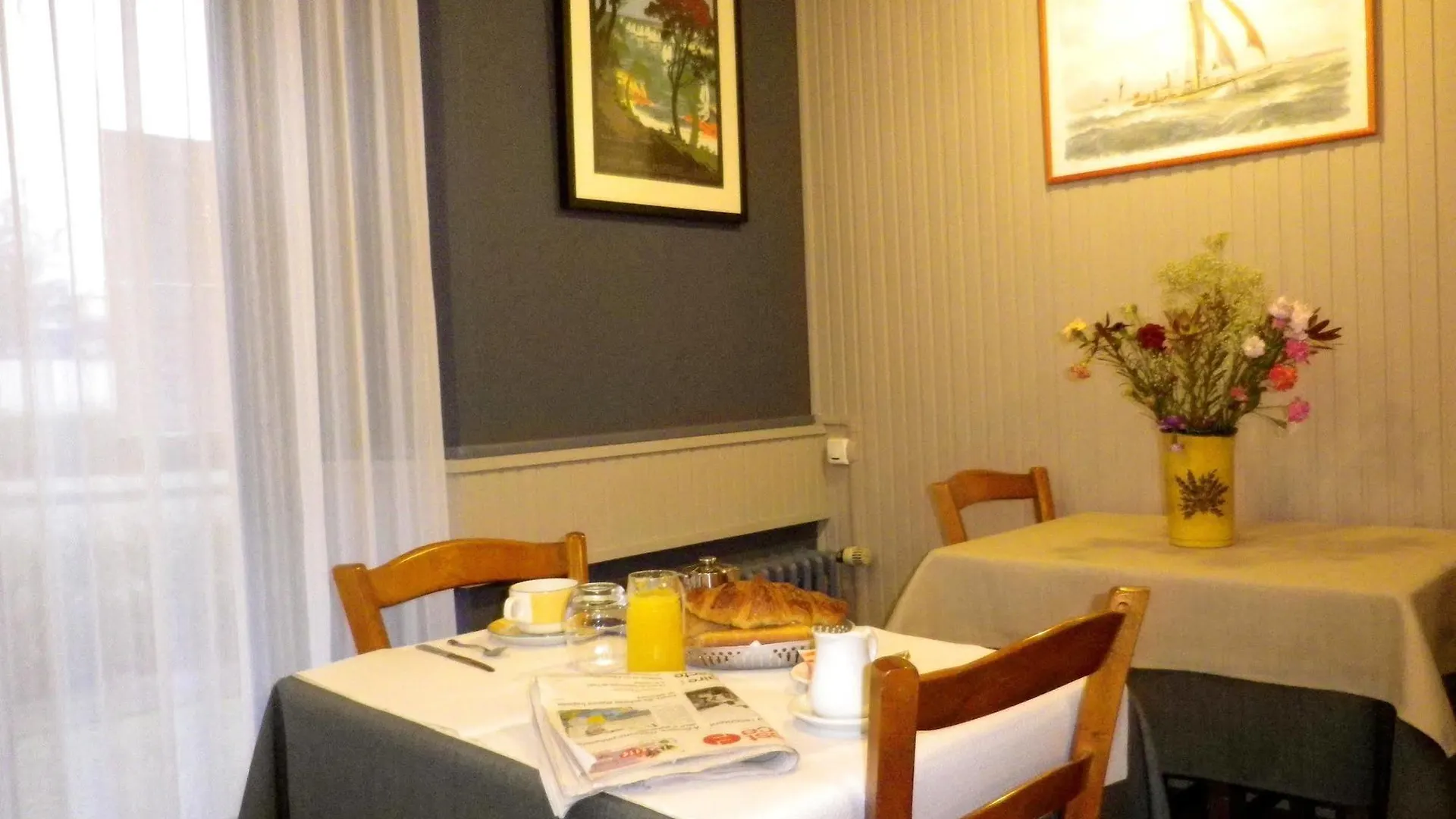 **  La Marmite Hotel Dinan France